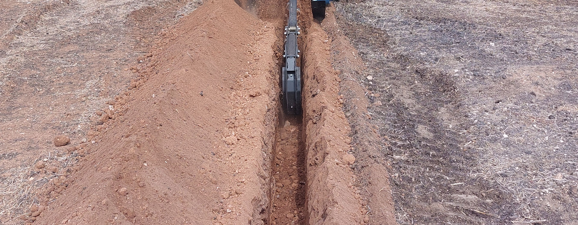 gawler-trench-digging-conduit-pipework-excavator-hire